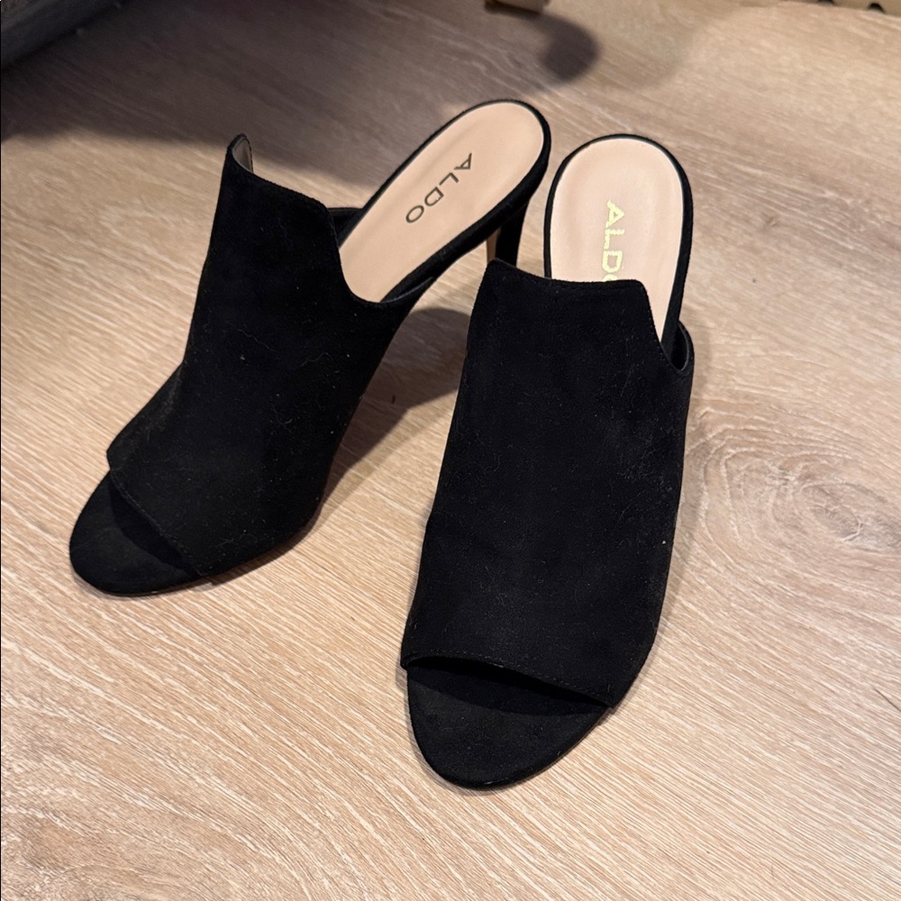 ALDO Black Suede Open-Toe Slip-On Mules size 8